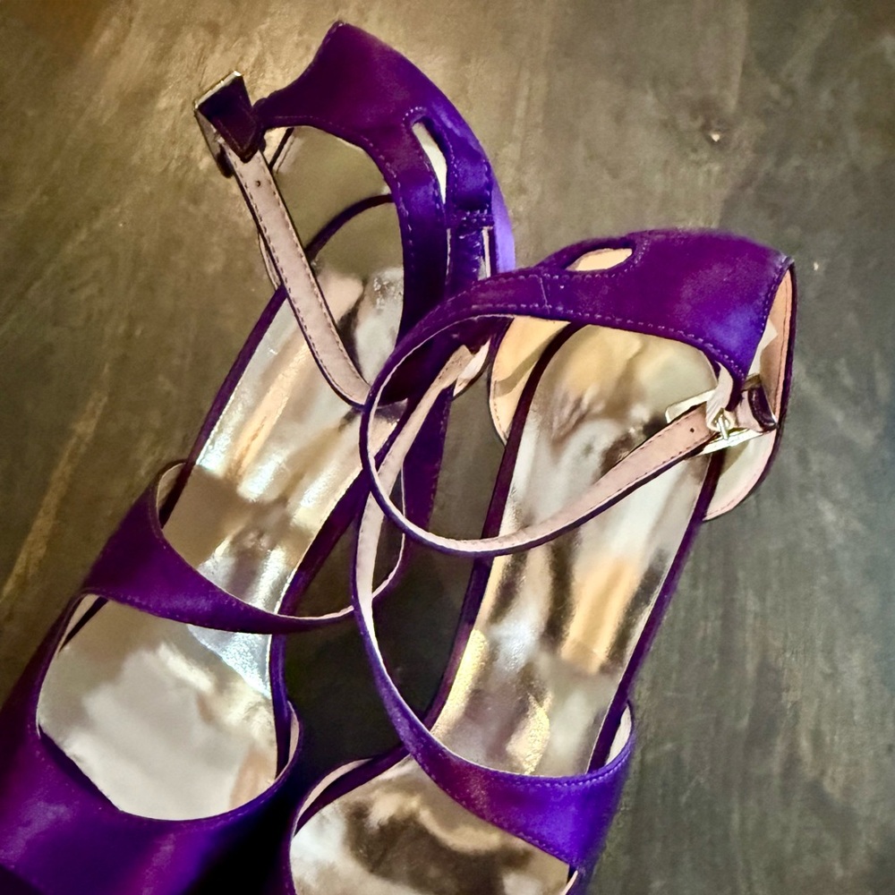 Peep toe sandal
